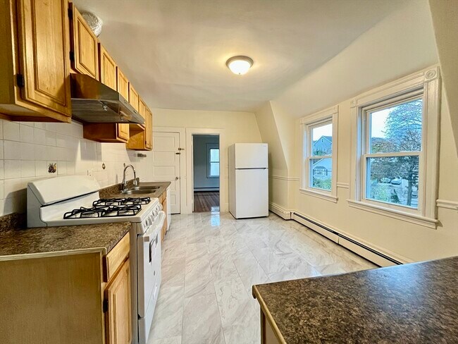 Building Photo - 55 Scammell St