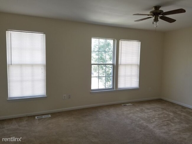 Building Photo - 4 br, 3.5 bath Townhome - 6017 Bingley Road