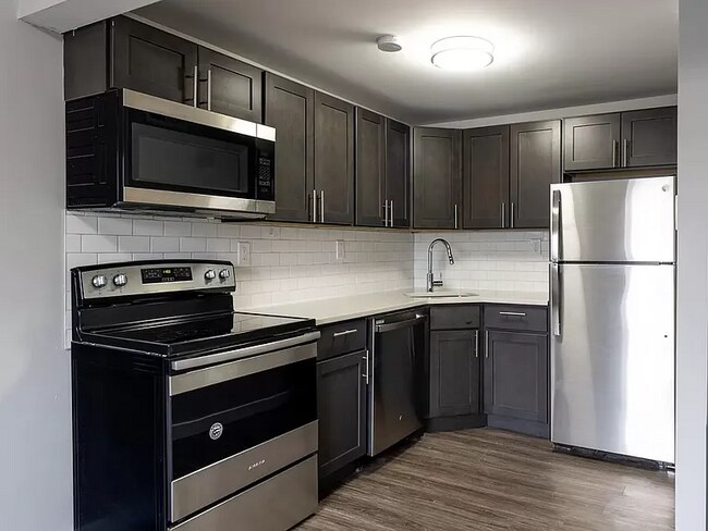 Foto del edificio - 6800 Bingham St