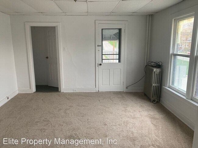 Building Photo - 1 br, 1 bath House - 1065 E King St Apt 2