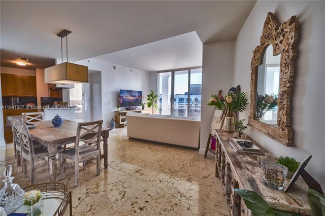Foto del edificio - 901 Brickell Key Blvd