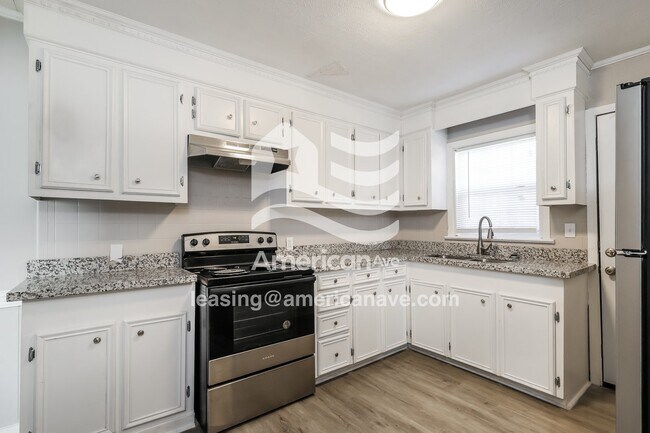 Foto del edificio - 816 Monterey St