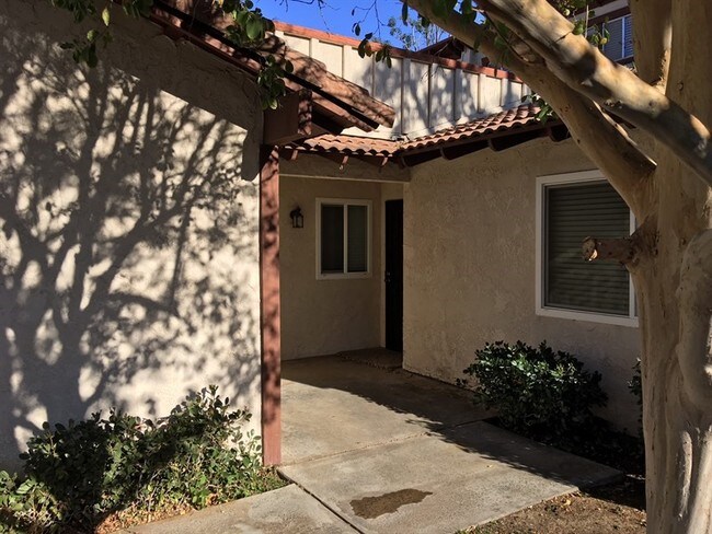 Building Photo - 5083 Los Olivos Way