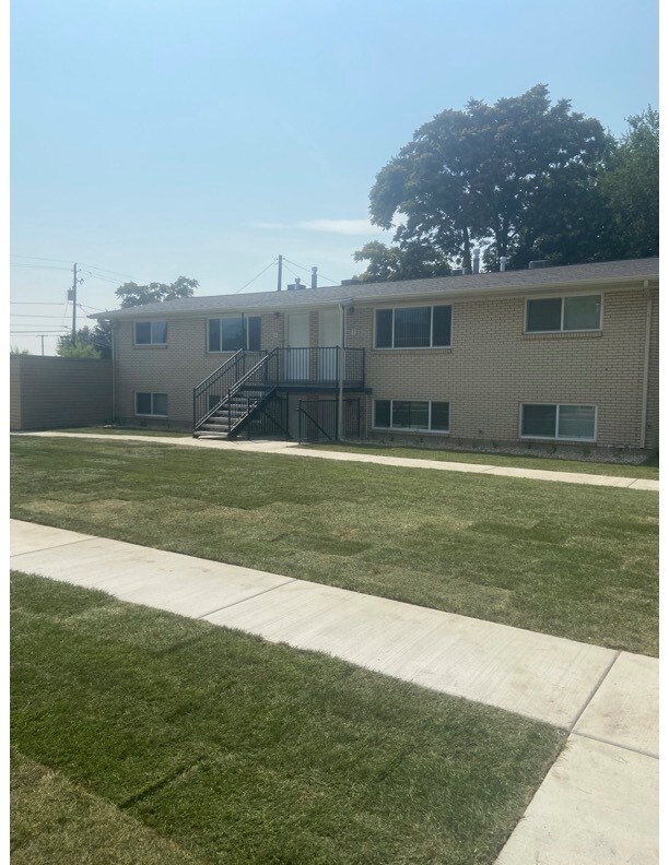 Front of building - 326 E 1600 S