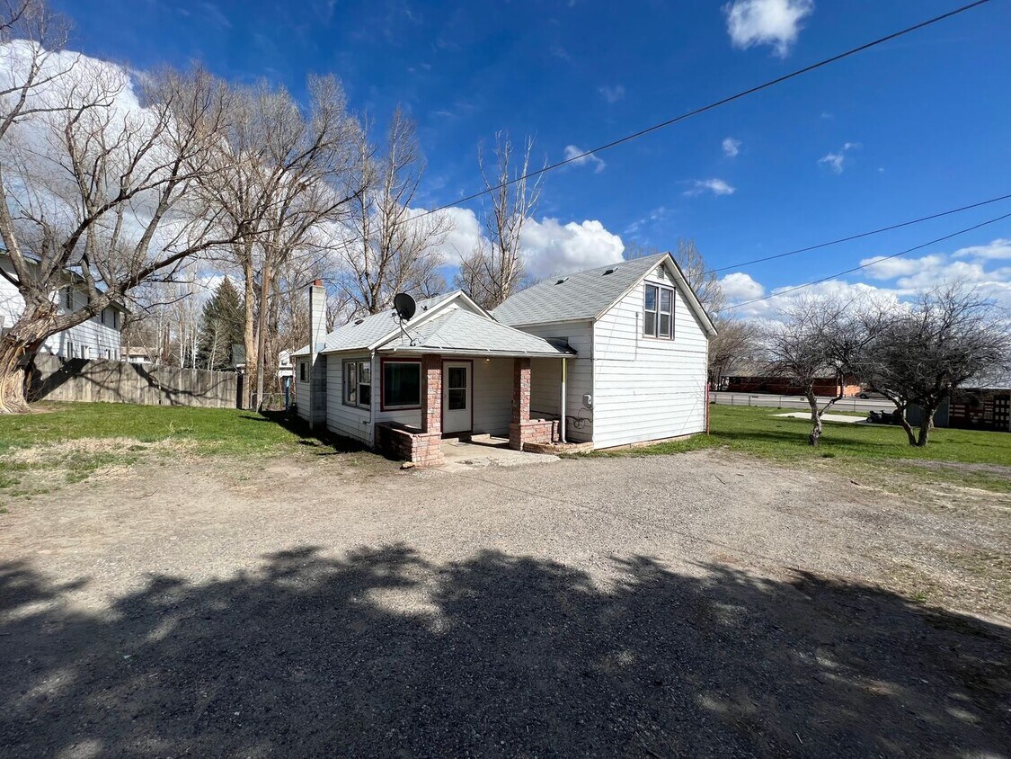 502 W Adams Ave, Riverton, WY 82501 House Rental in Riverton, WY
