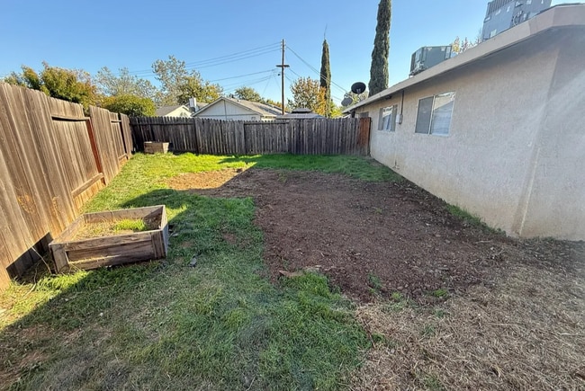 Building Photo - 9652 Lake Natoma Dr