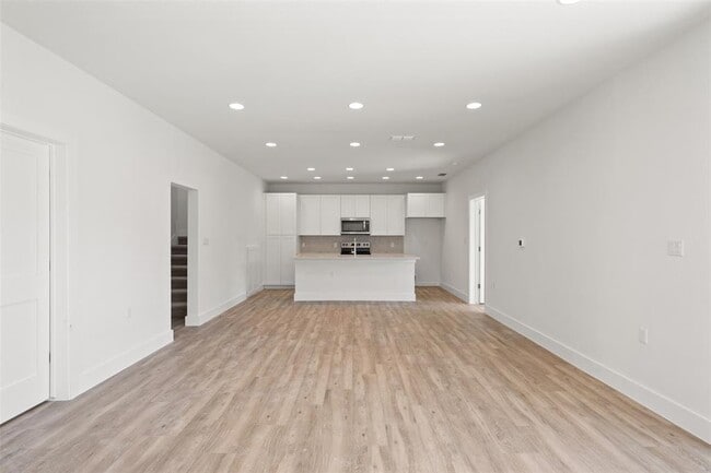 Building Photo - 711 Paleface Ranch Rd