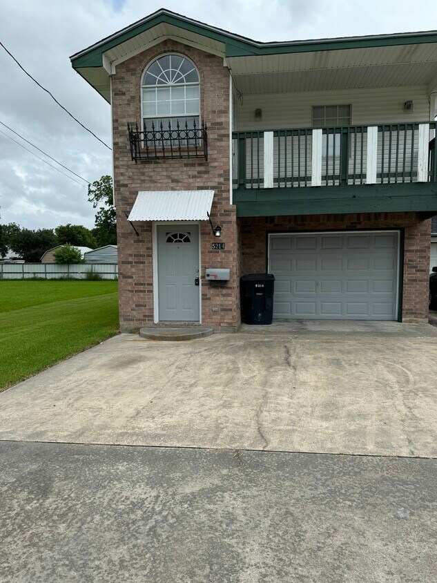 Front - 5214 Green Ave