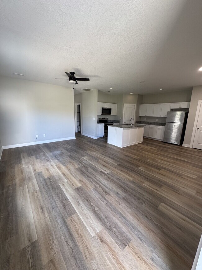 Foto del edificio - 5250 N Cypress Cir