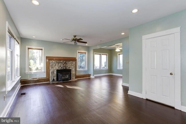 Building Photo - 2310 Cool Spring Rd