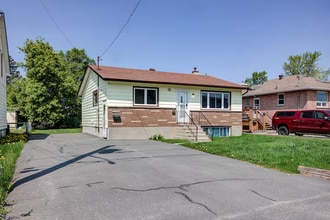 Building Photo - 1039 McAllister Ave