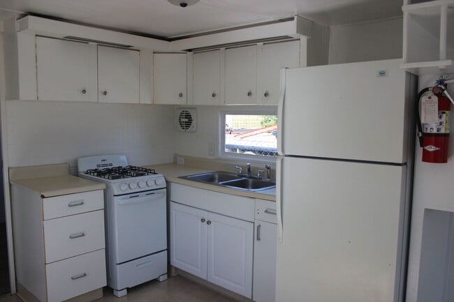 Foto del edificio - 2400 E 5th St