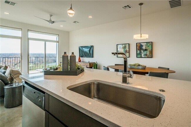 Foto del edificio - 2803 Crest Ave