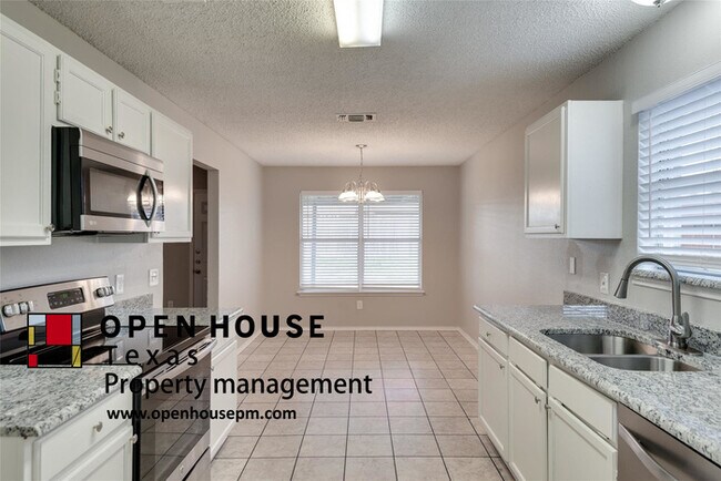 Foto del edificio - 611 Dayton Rd, Mansfield