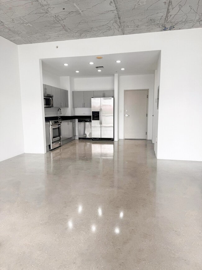 Building Photo - Cynergi Lofts at Wynwood