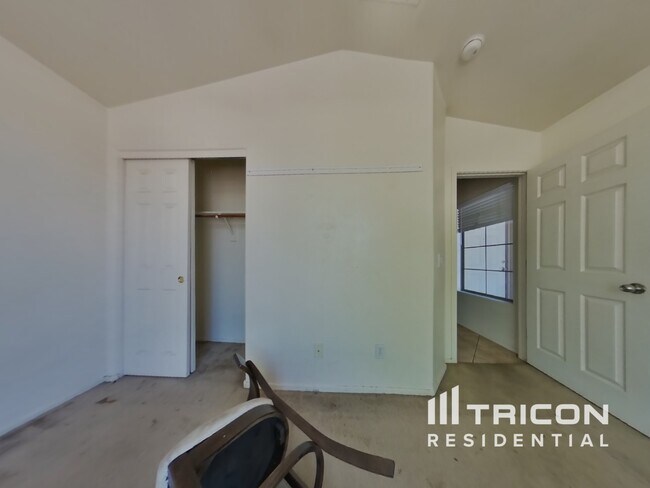 Building Photo - 8609 W Chickasaw St