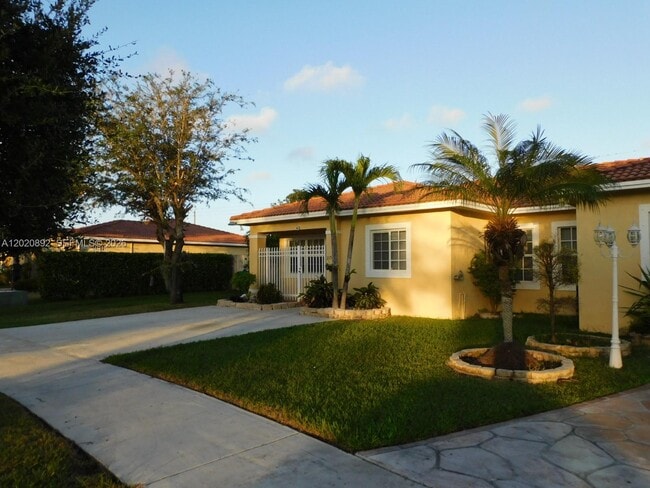 Foto del edificio - 21511 SW 122nd Ct