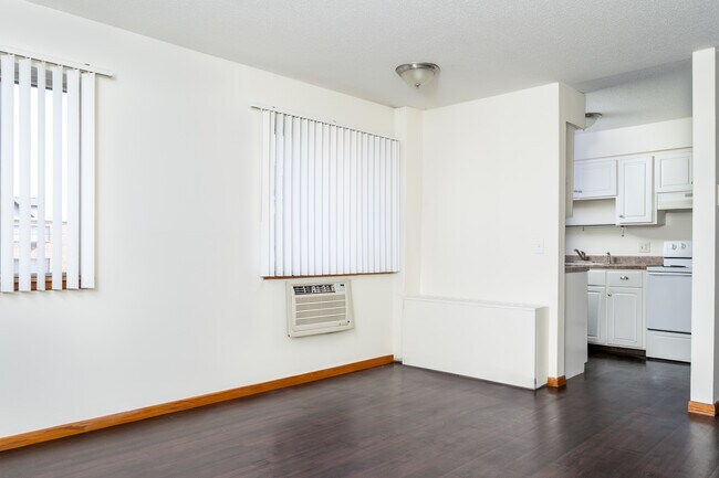 Foto del edificio - 2001 Bryant Ave S