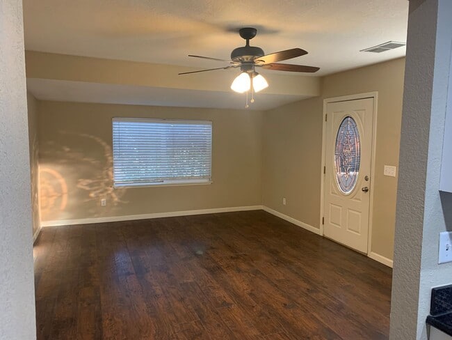 Foto del edificio - Remodeled 2 Bedroom 2 Bath in Great Location!