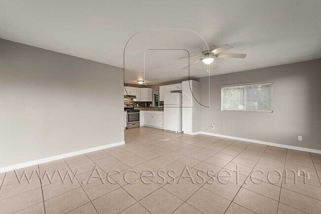 Foto del edificio - Charming 3 Beds / 2 Bath Home With Lots Of...