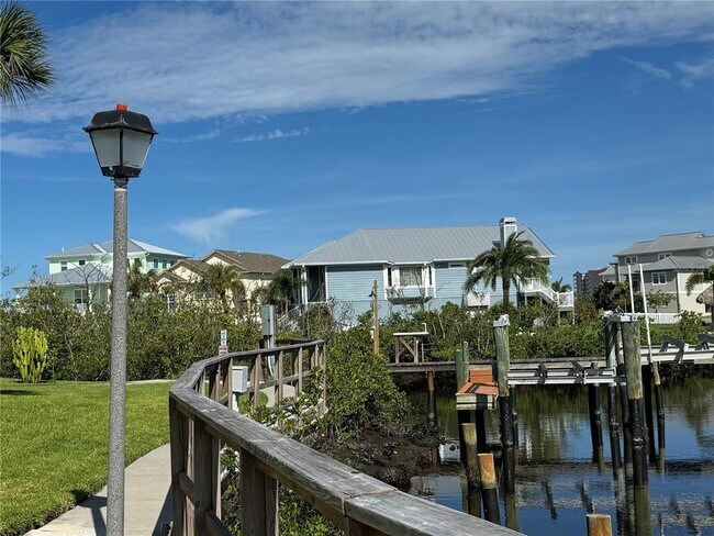 Foto del edificio - 5567 Sea Forest Dr