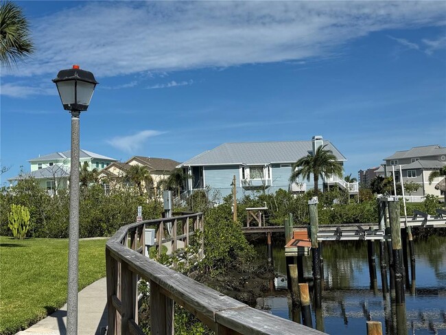 Building Photo - 5567 Sea Forest Dr