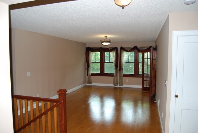 Building Photo - 316 Charing Ln