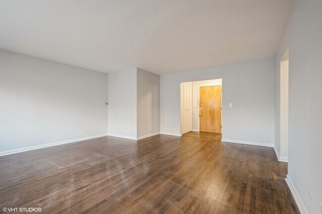 Building Photo - 1415 W Pratt Blvd