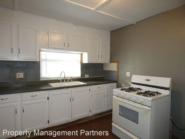 Building Photo - 2 br, 1 bath House - 1049 W 29th St N