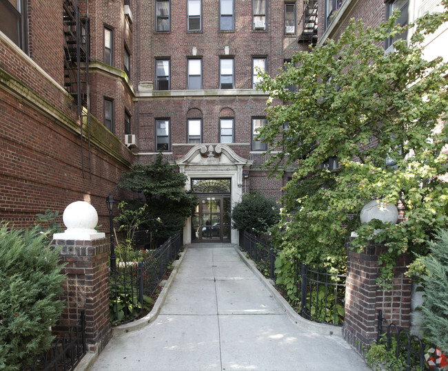 Building Photo - Georgian Hall