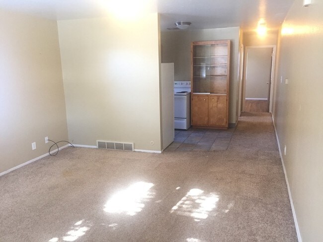 Foto del edificio - 1 Bedroom $650 utilizes included