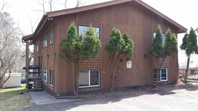 Building Photo - 1918 E 3rd St