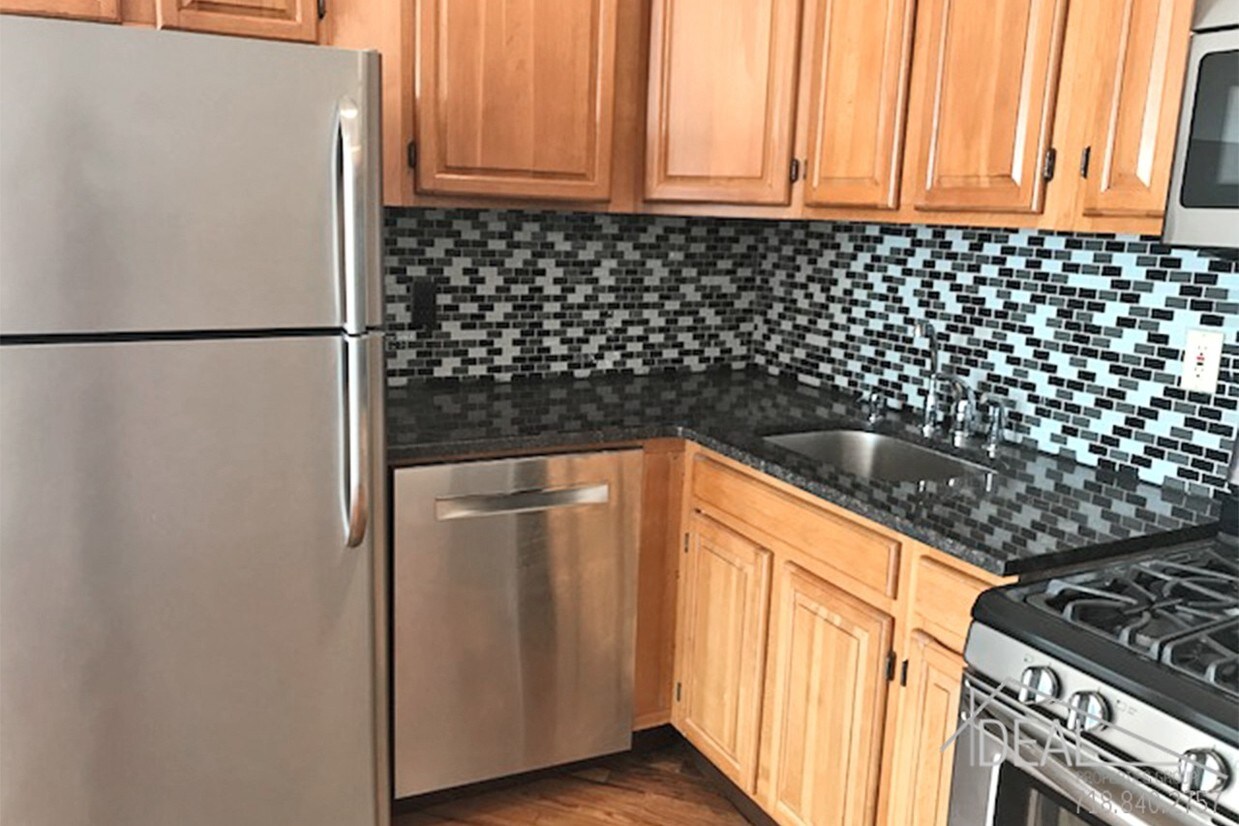 Foto principal - 1157 Fulton St