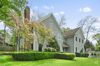 Building Photo - 187 Compo Rd S