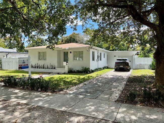 Foto del edificio - 850 NE 127th St