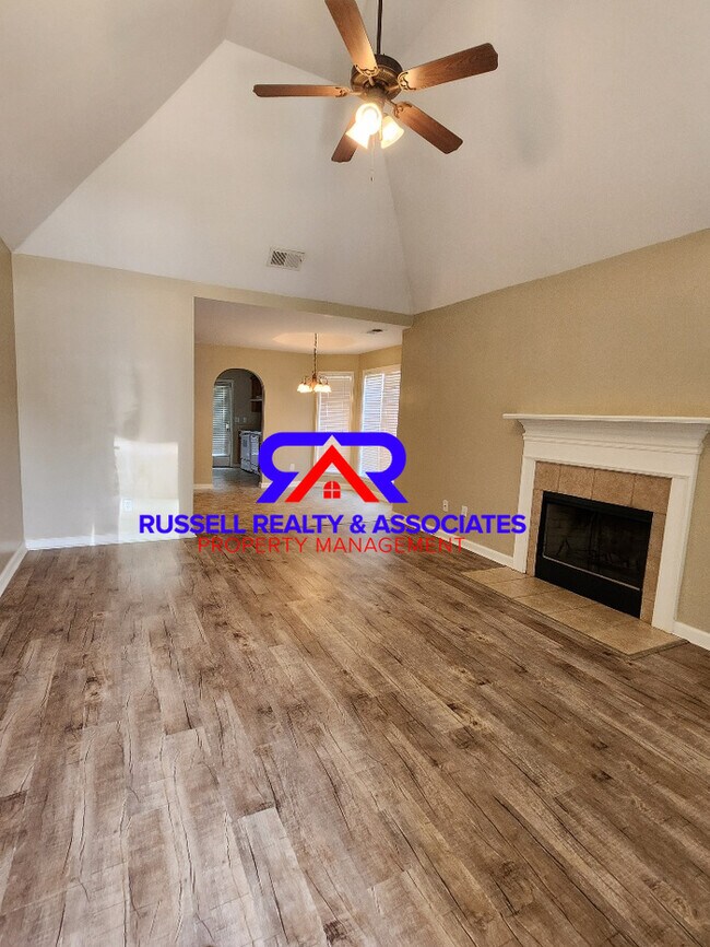 Building Photo - Calera House!
