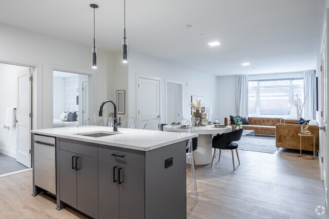 Interior Photo - 20 Grand