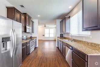 Building Photo - 1605 Angel Ln