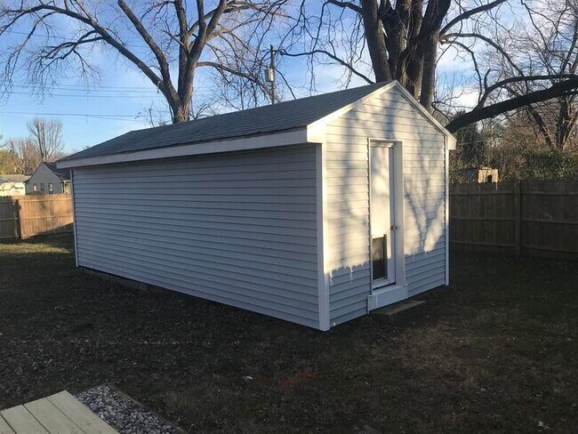 Building Photo - 5602 Pontiac Dr