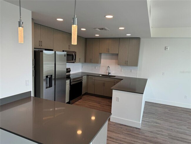 Building Photo - 1709 N Tamiami Trl