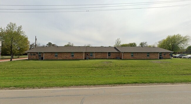 Building Photo - 801 W Main St
