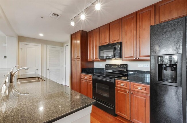 Building Photo - 275 Bayshore Blvd