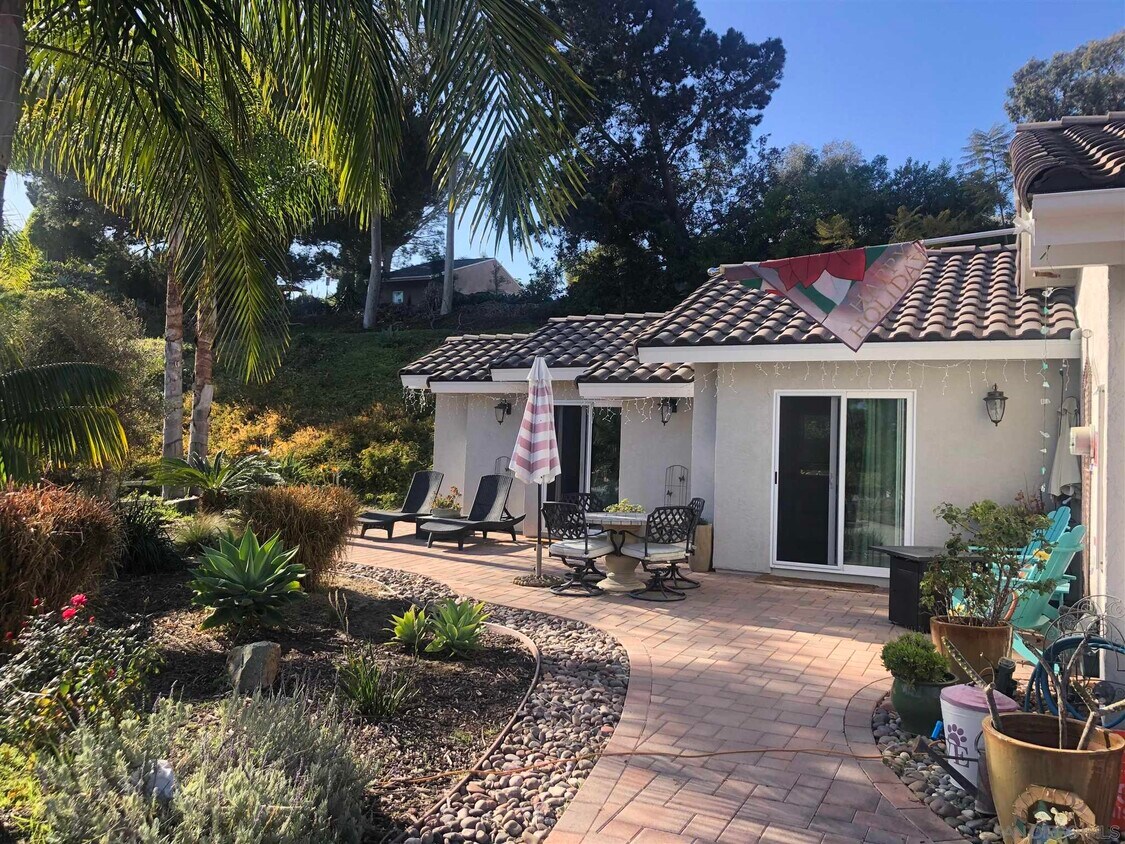 Primary Photo - 1104 Santa Rufina Ct
