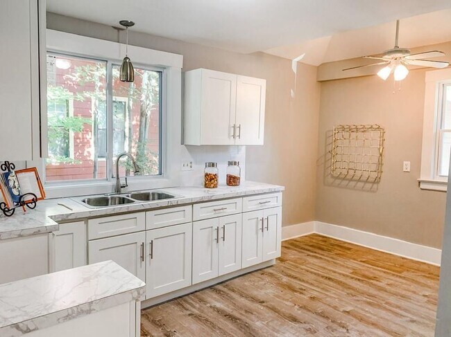 Foto del edificio - 182 McKinley St