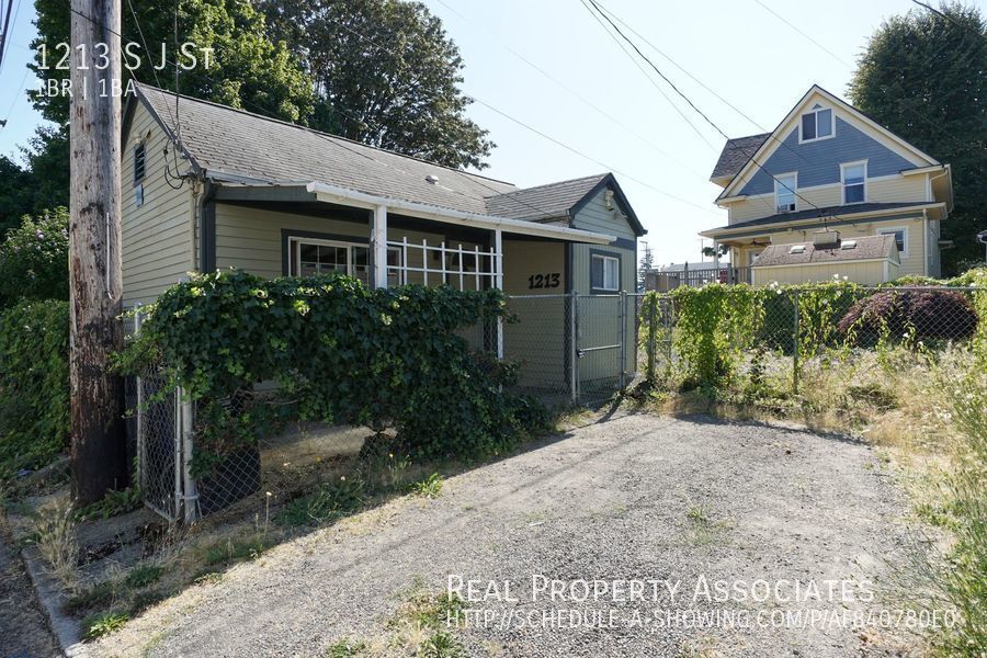 Beautiful one bedroom home in downtown House Rental in