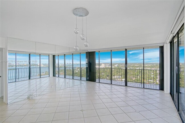 Foto del edificio - 780 NE 69th St