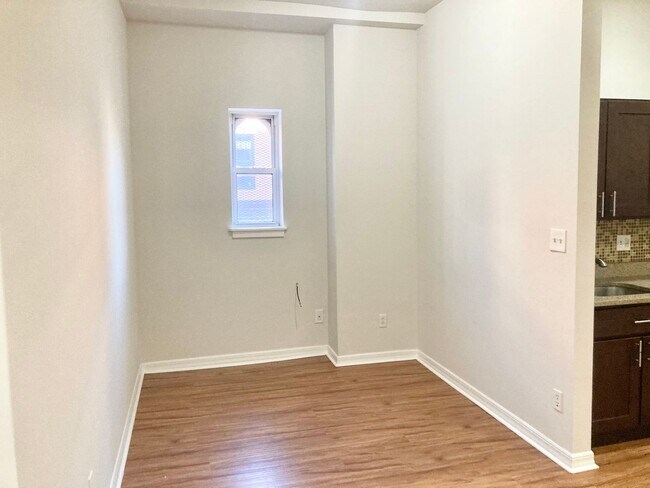 Foto del edificio - 1944 Cecil B. Moore Ave