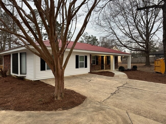 Building Photo - 111 Land Ct