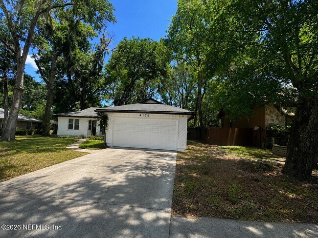 Foto del edificio - 4179 Dawnridge Rd E