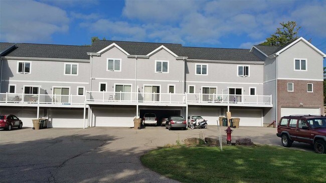 Building Photo - 6739 Raymond Rd